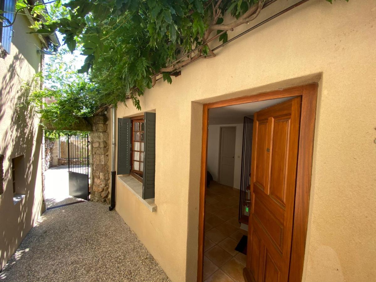 Auberge De La Tour De Brison Sanilhac  Номер фото