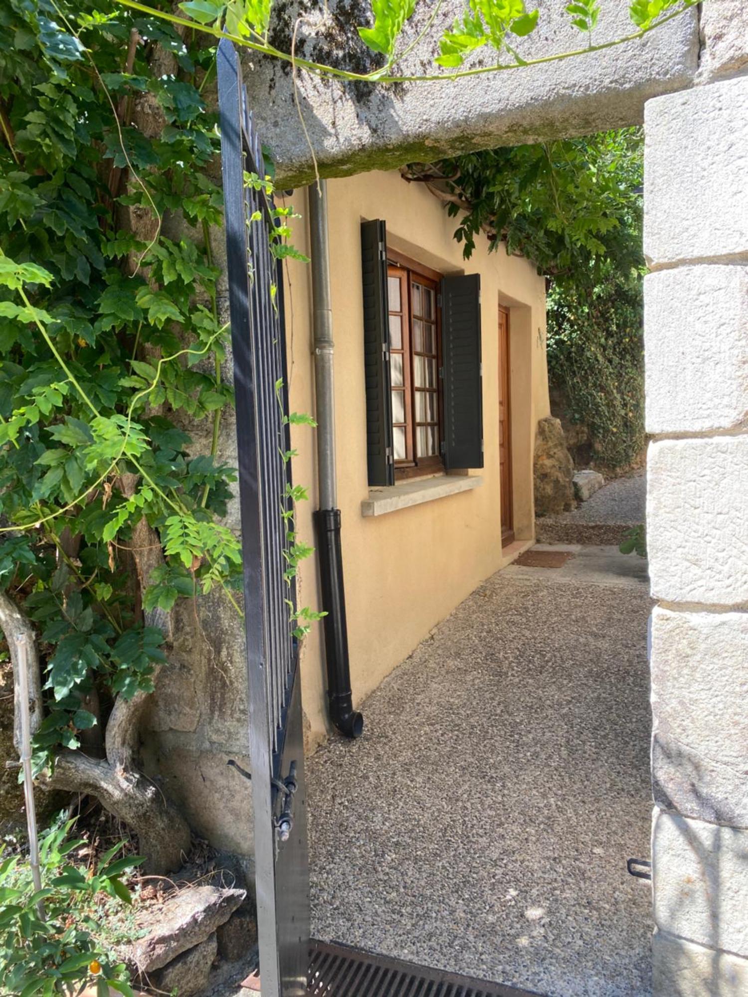 Auberge De La Tour De Brison Sanilhac  Номер фото